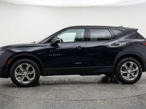Used 2025 Chevrolet Blazer LT FWD image 5