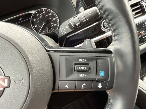 Used 2023 Nissan Pathfinder SL w/ Black Appearance Package AWD/4WD image 30