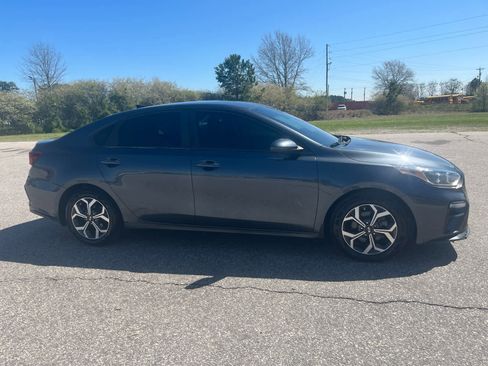 Used 2019 Kia Forte LXS image 7