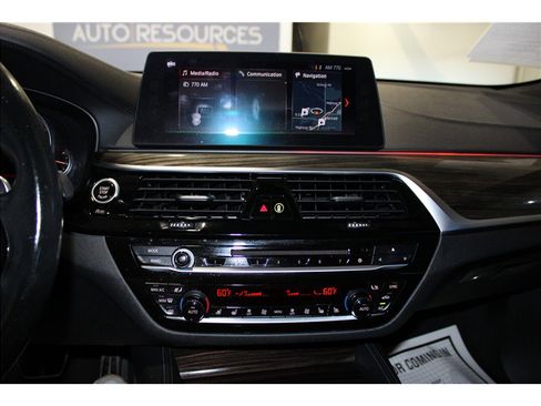 Used 2018 BMW 640i Gran Turismo xDrive image 33