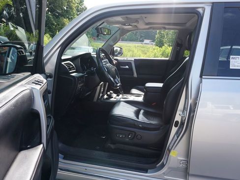 Used 2016 Toyota 4Runner Limited AWD/4WD image 2