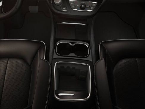 New 2026 Chrysler Pacifica Limited image 4