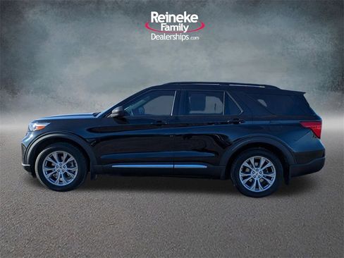 Used 2020 Ford Explorer XLT w/ Equipment Group 202A image 9