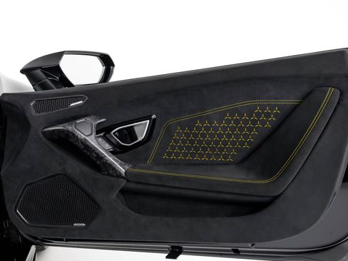 Used 2018 Lamborghini Huracan Performante image 42