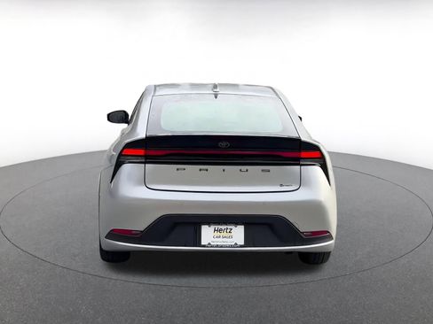 Used 2025 Toyota Prius LE image 12