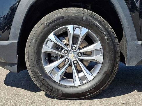 Used 2025 Chevrolet Equinox LT AWD/4WD image 8