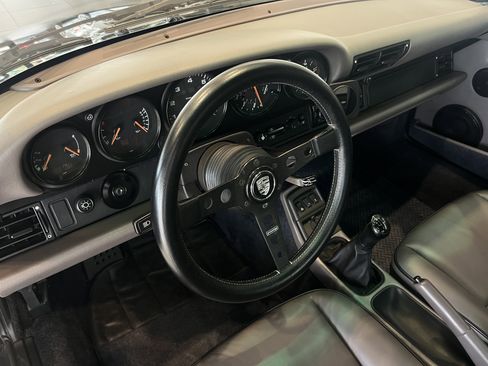 Used 1992 Porsche 911 Carrera image 4