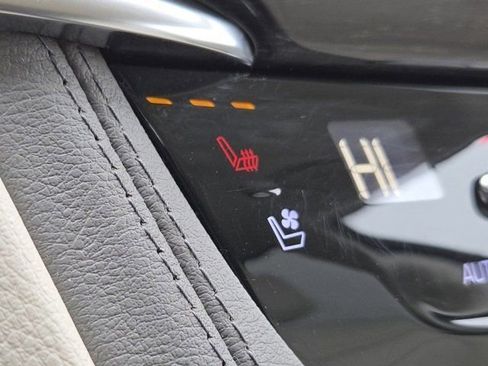 Used 2021 Cadillac XT6 Premium Luxury image 15