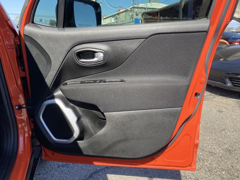 Used 2020 Jeep Renegade Sport w/ Sport Appearance Group FWD image 22