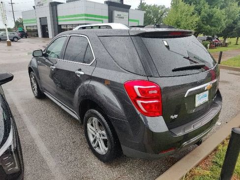 Used 2016 Chevrolet Equinox LTZ w/ Enhanced Convenience Package FWD image 4