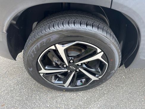 Used 2022 Chevrolet TrailBlazer RS w/ Convenience Package FWD image 9
