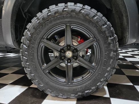 Used 2010 Ford F150 Raptor image 39