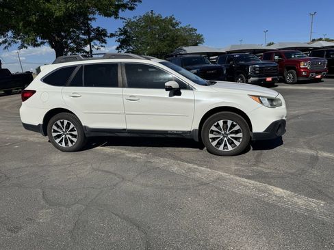 Used 2017 Subaru Outback 3.6R Limited AWD/4WD image 4