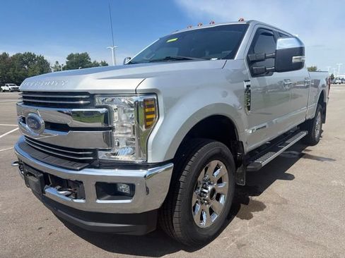 Used 2018 Ford F250 Lariat w/ Lariat Ultimate Package AWD/4WD image 2