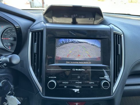 Used 2019 Subaru Crosstrek 2.0i image 9