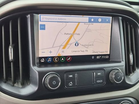 Used 2019 Chevrolet Colorado Z71 AWD/4WD image 16