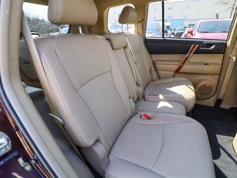 Used 2013 Toyota Highlander Limited image 42