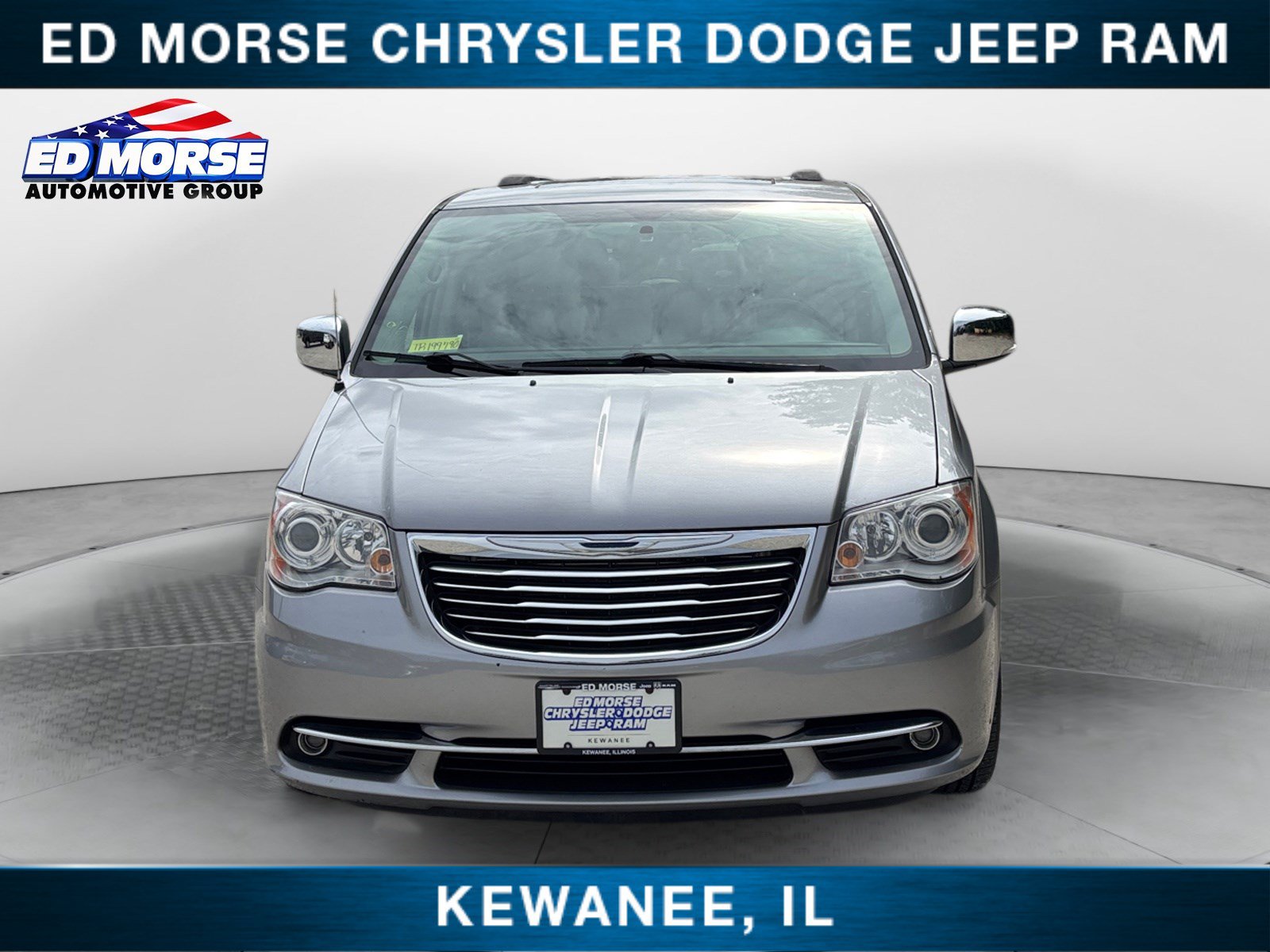 Used 2016 Chrysler Town & Country Limited Platinum FWD image 8