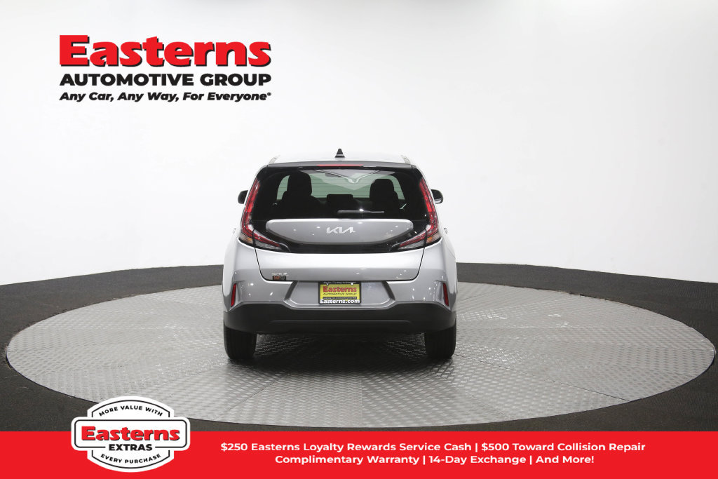 Used 2023 Kia Soul LX w/ LX Technology Package FWD image 38
