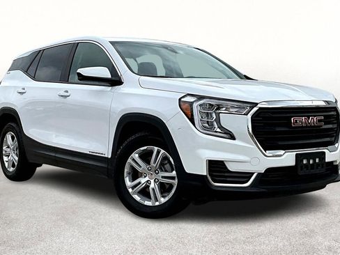 Used 2024 GMC Terrain SLE image 1