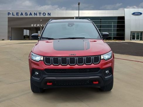 Used 2025 Jeep Compass Trailhawk AWD/4WD image 8
