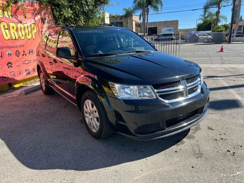 Used 2017 Dodge Journey SE w/ Flexible Seating Group image 3