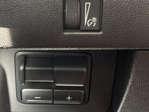 Used 2025 GMC Canyon Elevation w/ Convenience Package RWD image 34