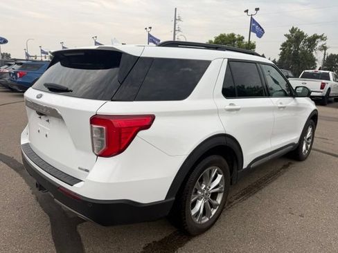Used 2020 Ford Explorer XLT w/ Equipment Group 202A AWD/4WD image 10
