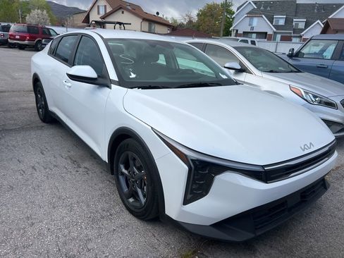Used 2025 Kia K4 LXS image 6