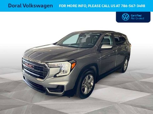 Used 2023 GMC Terrain SLE image 4