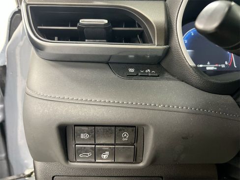 Used 2023 Toyota Highlander Limited image 18