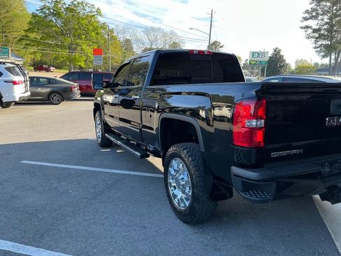 Used 2016 GMC Sierra 2500 Denali w/ Duramax Plus Package image 8