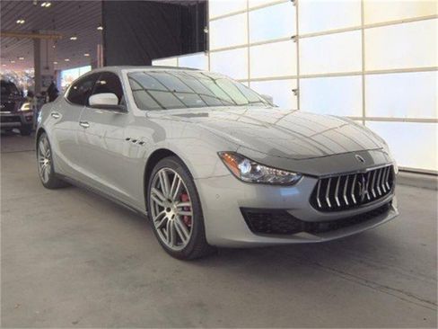 Used 2018 Maserati Ghibli S image 1