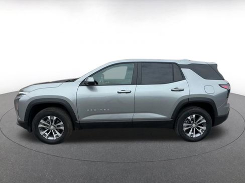 Used 2025 Chevrolet Equinox LT image 9