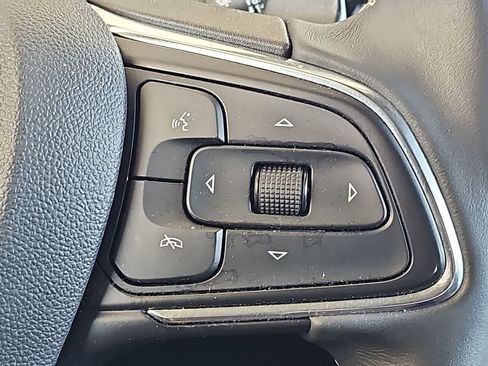 Used 2023 Buick Envision Essence FWD image 23