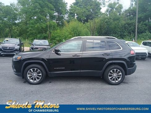 Used 2020 Jeep Cherokee Latitude Plus w/ Cold Weather Group AWD/4WD image 3