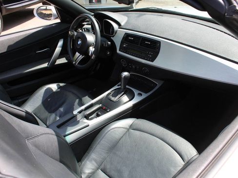Used 2006 BMW Z4 3.0i RWD image 20