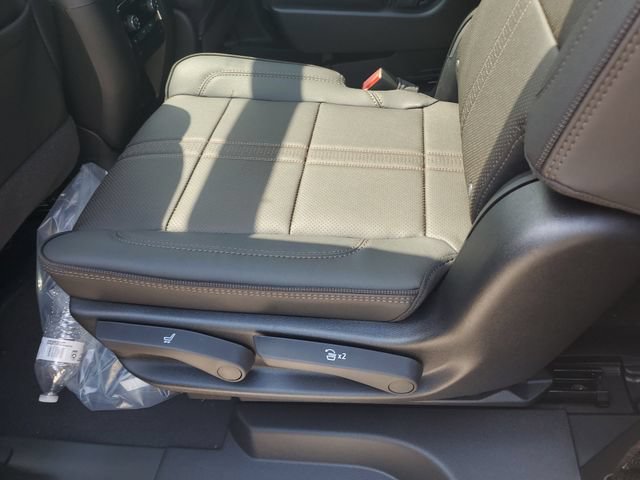 New 2026 Chevrolet Tahoe High Country w/ LPO, Illumination Package AWD/4WD image 14