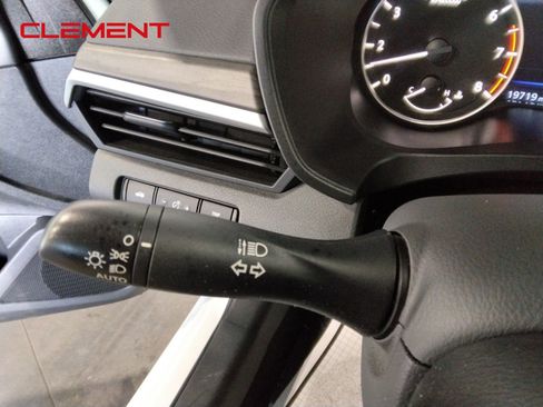 Used 2025 Nissan Altima 2.5 SV image 14