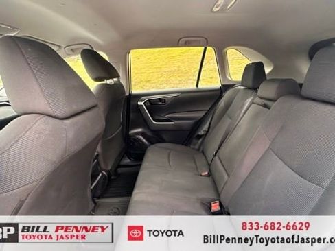 Used 2020 Toyota RAV4 LE image 15