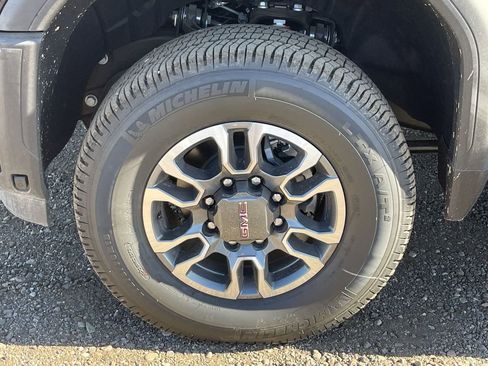 New 2025 GMC Sierra 2500 SLT w/ SLT Premium Package image 31