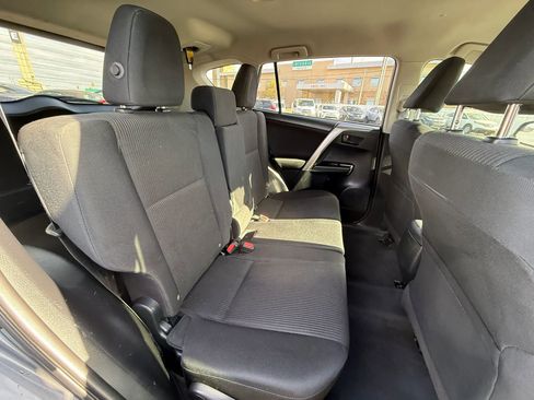 Used 2017 Toyota RAV4 LE FWD image 12