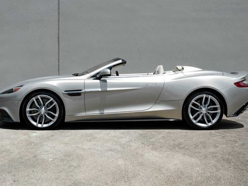 Used 2016 Aston Martin Vanquish Volante RWD image 20