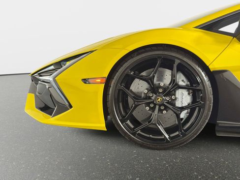 Used 2025 Lamborghini Revuelto AWD/4WD image 13