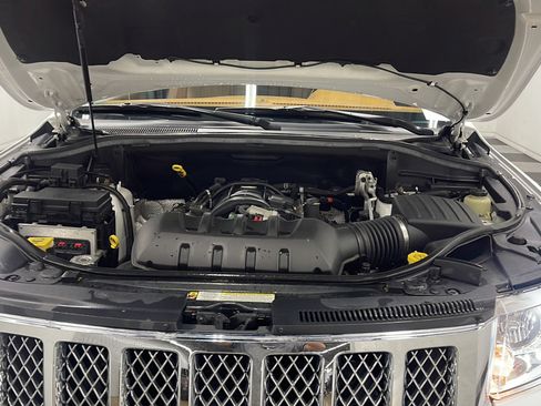 Used 2013 Jeep Grand Cherokee Overland Summit AWD/4WD image 27