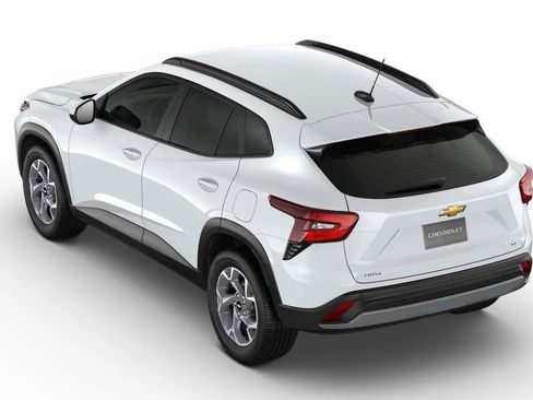 New 2026 Chevrolet Trax LT w/ Driver Confidence Package FWD image 16