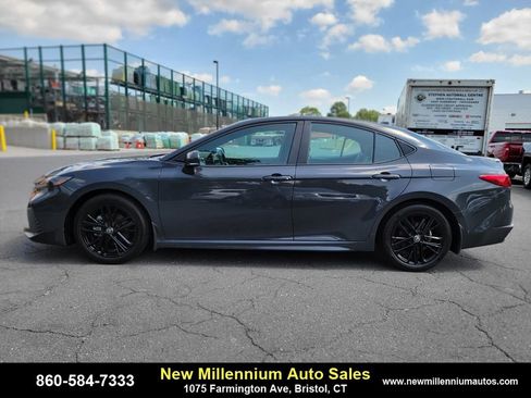 Used 2025 Toyota Camry SE image 2