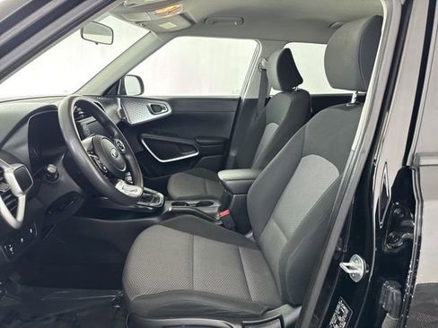 Used 2020 Kia Soul LX image 24