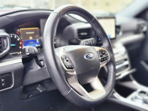 Used 2023 Ford Explorer XLT w/ Equipment Group 202A image 19