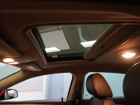 Used 2012 Chevrolet Malibu LTZ FWD image 3
